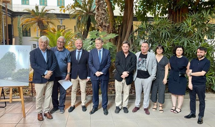 La Diputación de Valencia rinde tributo a Francisco Brines con una publicación y un audiovisual que, bajo el título 'Elca. Feliz vida', recogen la síntesis del universo del célebre poeta valenciano