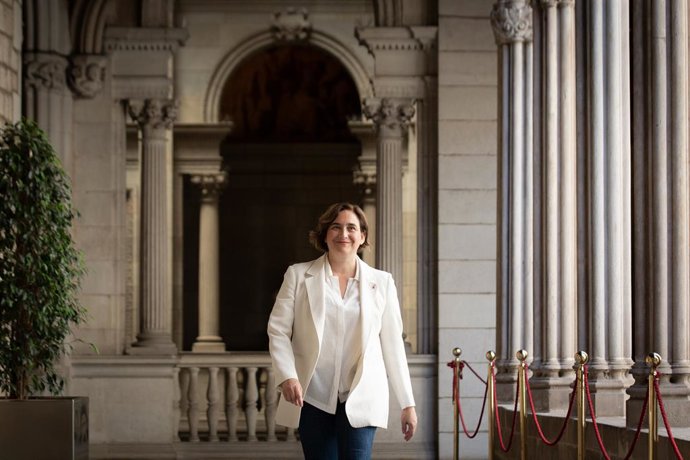 L'alcaldessa de Barcelona, Ada Colau, a la galeria gtica de l'Ajuntament.