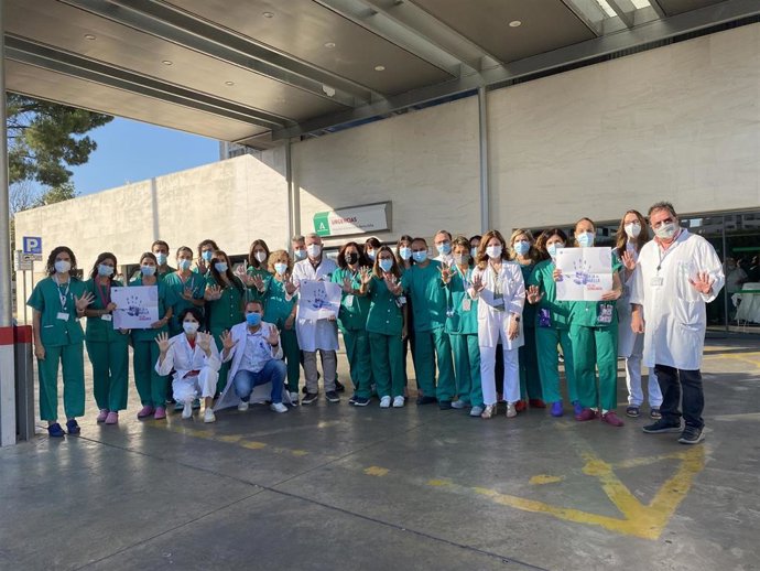 Profesionales de los servicios de Urgencias y de Enfermedades Infecciosas, y de los laboratorios de Microbiología, Inmunología y Análisis Clínicos del Reina Sofía, que participan en el protocolo.
