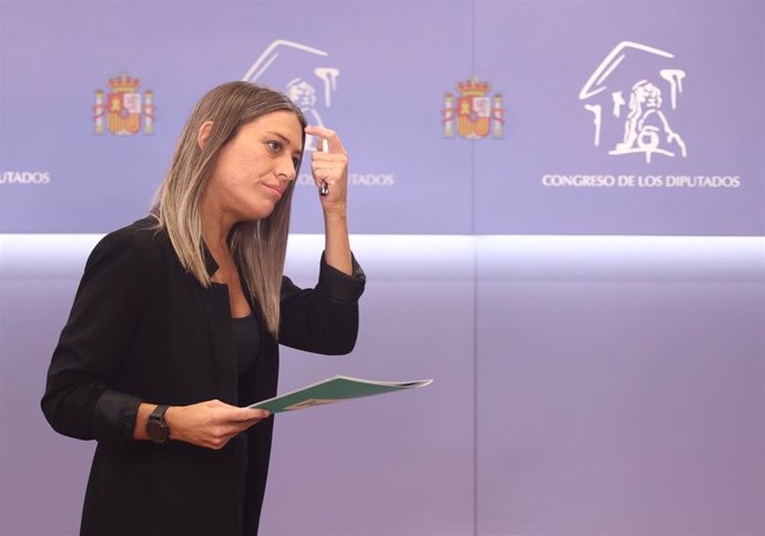 La portavoz de Junts en el Congreso, Míriam Nogueras, ofrece una rueda de prensa en el Congreso de los Diputados tras la primera intervención de Sánchez en la 26 edición del Debate sobre el Estado de la Nación, a 12 de julio de 2022, en Madrid (España).