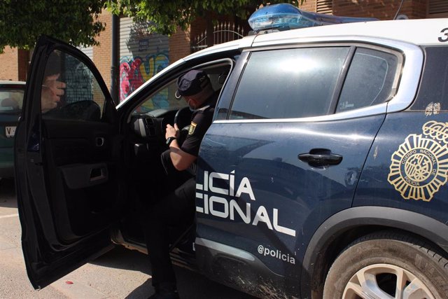 Nota De Prensa: "La Policía Nacional Detiene A Dos Mujeres Tras Robar En Dos Comercios Del Centro E Intimidar A Las Empleadas "