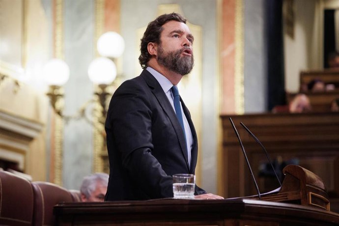 El portavoz de Vox en el Congreso, Iván Espinosa de los Monteros, interviene en una sesión plenaria, en el Congreso de los Diputados, a 23 de junio de 2022, en Madrid (España).  