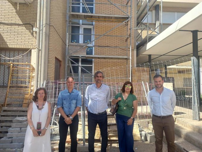 Antonio Jiménez visita las obras en el IES Los Ángeles, en Almería