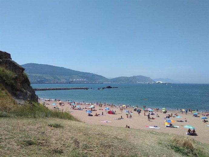 Archivo - Playa de Bizkaia (archivo)