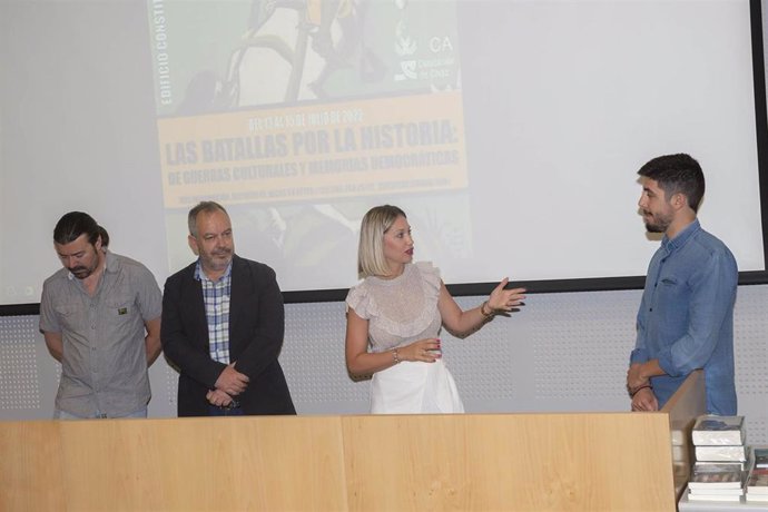 Inauguración del curso 'Las batallas por la historia' organizado por Universidad y Diputación de Cádiz