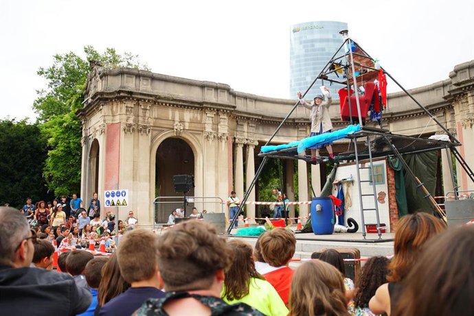 Archivo - La compañía Hortzmuga Teatroa escenifica 'Jule'.