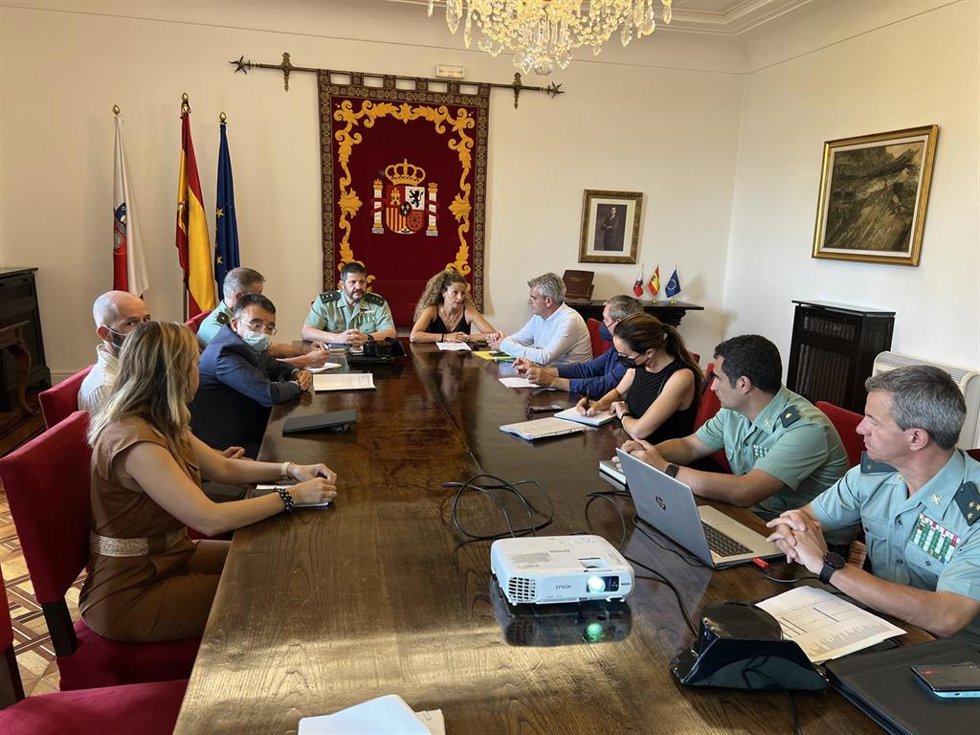 Reunión de los involucrados en el Plan Especial para el Desarrollo del Ocio para hacer balance de su primer mes de aplicación