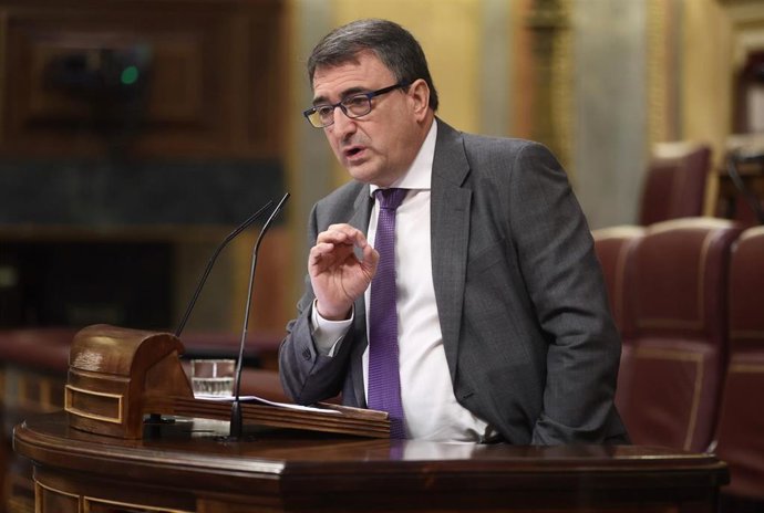 Archivo - El portavoz del PNV en el Congreso, Aitor Esteban.