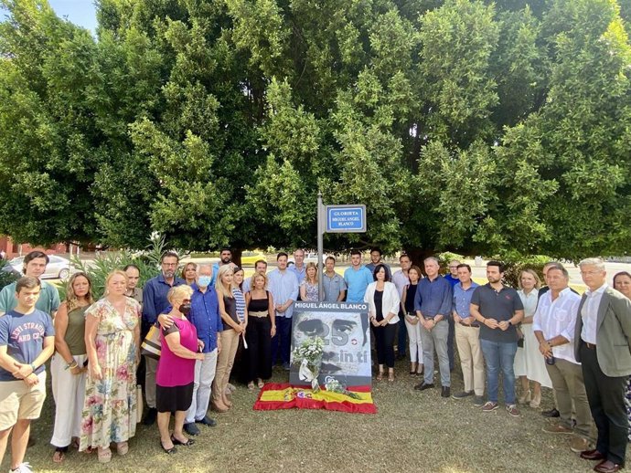 Homenaje del PP de Sevilla por el 25 aniversario del asesinato a manos de ETA de Miguel Ángel Blanco.