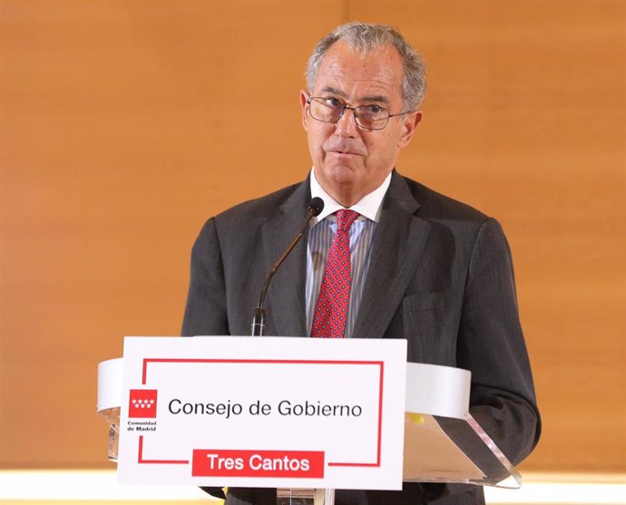 El vicepresidente, consejero de Educación y Universidades de la Comunidad de Madrid, Enrique Ossorio, comparece en una reunión del Consejo de Gobierno.