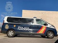 Detenido en Granada un "activo delincuente" sorprendido robando de madrugada en el interior de un todoterreno