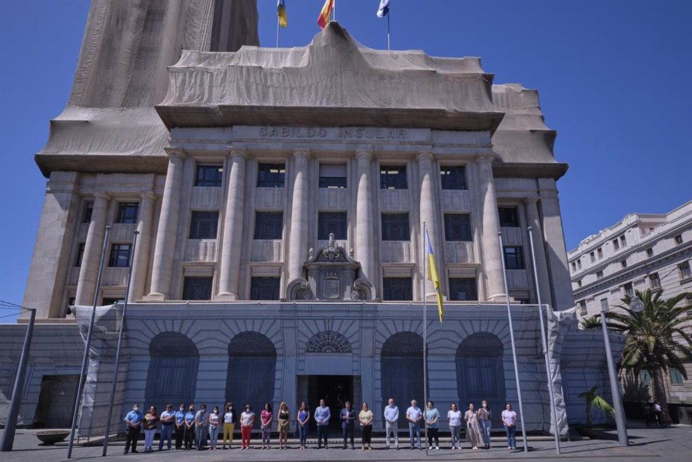 El Cabildo de Tenerife guarda un minuto de silencio en homenaje a Miguel Ángel Blanco
