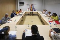 Familia activa con CEOE y sindicatos la mesa de la Renta Garantizada para firmar un nuevo acuerdo a final de año