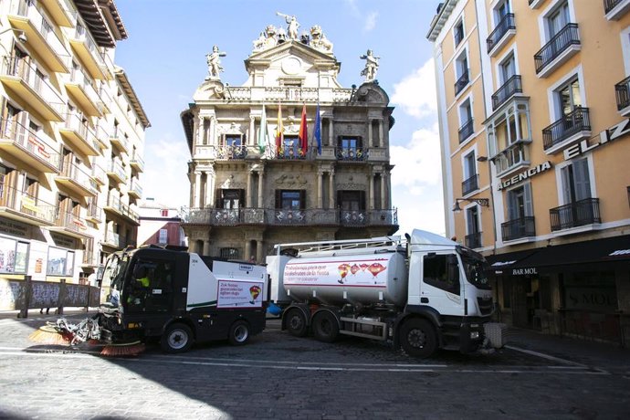 El Ayuntamiento de Pamplona duplica el personal del servicio de limpieza para los Sanfermines