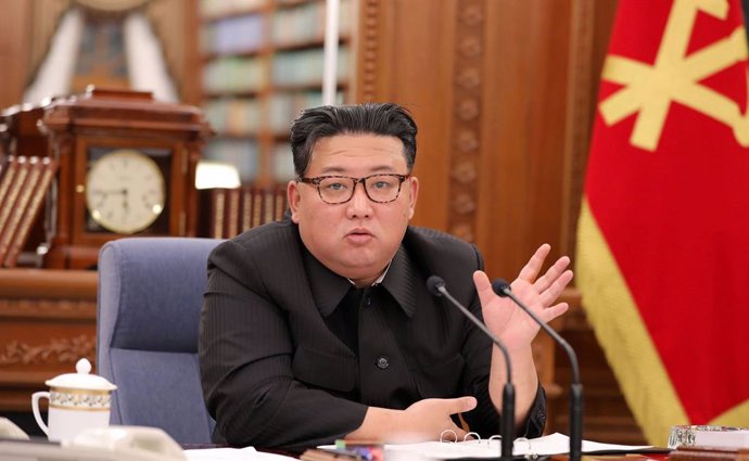 HANDOUT - 27 June 2022, North Korea, Pyongyang: A picture provided by the North Korean state news agency (KCNA) on 28 June 2022 shows North Korean leader Kim Jong-un speaking during an expanded meeting of the Workers' Party of Korea (WPK) General Secret
