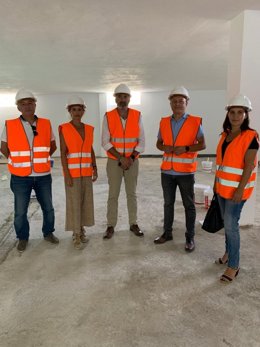 Javier Pizarro y Santiago Galván, durante la visita a las obras