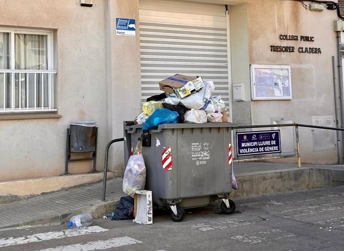 Basura en las calles de Sa Pobla.
