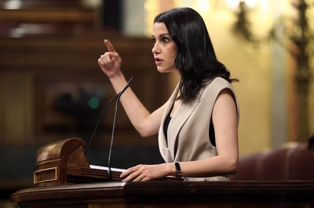 Archivo - La líder de Cs, Inés Arrimadas, en una sesión plenaria, en el Congreso de los Diputados, a 8 de junio de 2022, en Madrid (España).