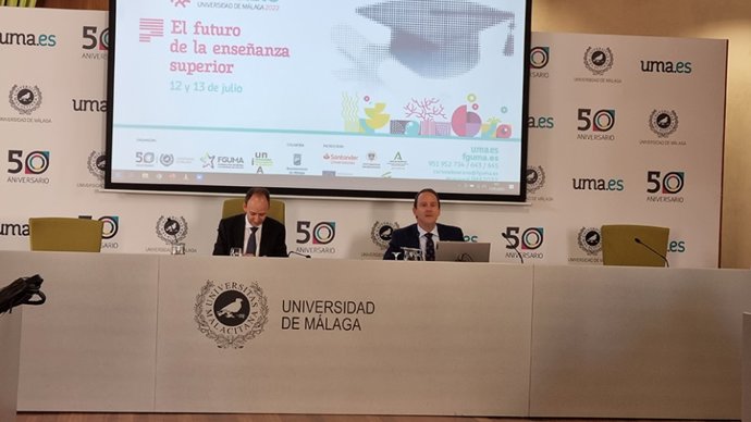 El rector de la UNIA participa en Málaga en el curso sobre el futuro de la enseñanza superior.