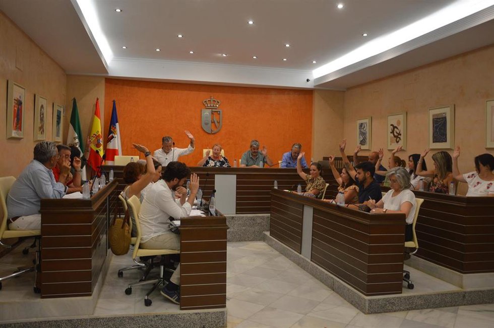 Sesión plenaria del Ayuntamiento de Almonte.