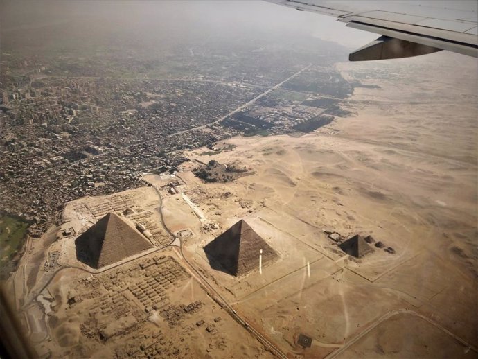 Archivo - Egipto quiere que el tráfico aéreo vuelva a los niveles anteriores a la pandemia.