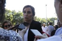 Mónica García critica que Ayuso esté "molesta" con el Orgullo y recuerda que personas LGTBI siguen sufriendo agresiones