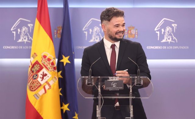 El portavoz de ERC en el Congreso, Gabriel Rufián, ofrece una rueda de prensa en el Congreso de los Diputados tras la primera intervención de Sánchez en la 26 edición del Debate sobre el Estado de la Nación, a 12 de julio de 2022, en Madrid (España).