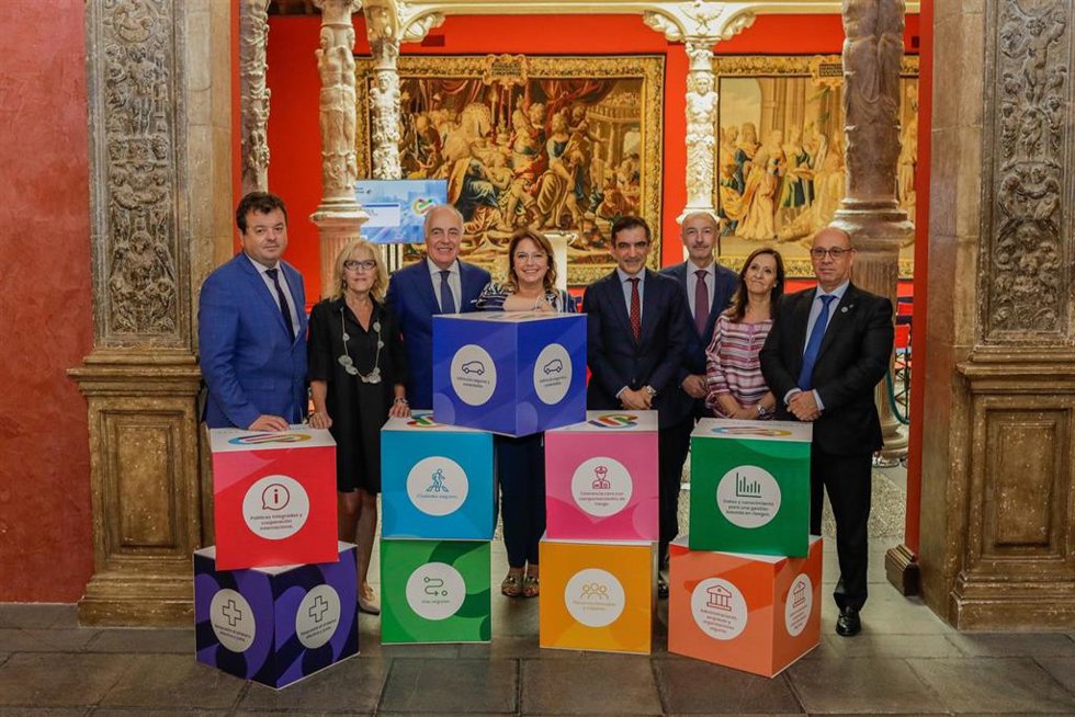 La delegada del Gobierno en Aragón promueve la adaptación de la Estrategia de Seguridad Vial 2030