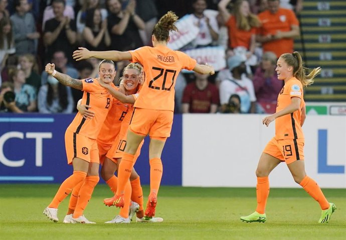 Las jugadores neerlandesas celebrando un gol