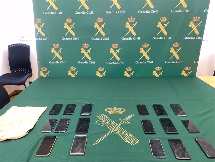 Teléfonos móviles robados durante Sanfermines y recuperados por la Guardia Civil.