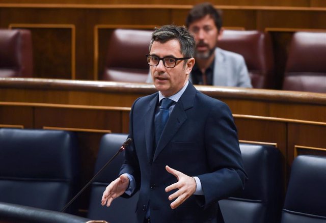 El ministro de la Presidencia, Relaciones con las Cortes y Memoria Democrática, Félix Bolaños, interviene en una sesión plenaria, en el Congreso de los Diputados, a 29 de junio de 2022, en Madrid (España). 