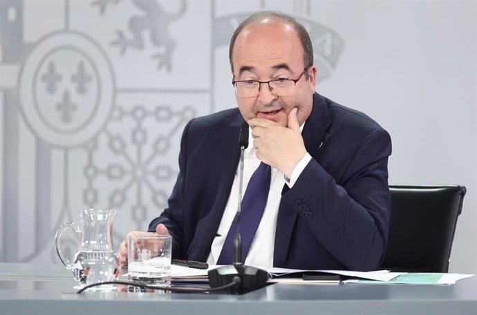 El ministro de Cultura y de Deporte, Miquel Iceta, comparece tras una reunión del Consejo de Ministros en Moncloa, a 11 de julio de 2022, en Madrid (España). Este Consejo ha sido adelantado un día ya que el 12 de julio se celebrará en el Congreso de los