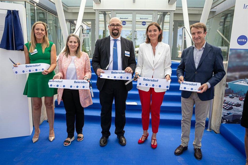 Beiersdorf, propietario de marcas cosméticas internacionales como Nivea y Eucerin, ha inaugurado la ampliación de su centro de producción de Tres Cantos (Madrid), Beiersdorf Manufacturing Tres Cantos