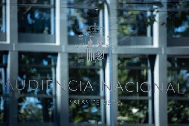 Archivo - Entrada a la Audiencia Nacional en el momento en el que dos miembros del ente público ICM han sido testigos sobre la supuesta financiación ilegal del PP madrileño en ‘Púnica’, a 7 de octubre de 2021, en Madrid, (España). 