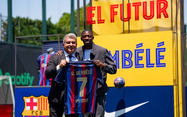 Presentación de Ousmane Dembélé tras firmar con el FC Barcelona hasta 2024
