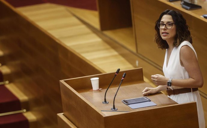 Archivo - La vicepresidenta, Aitana Mas, interviene en Les Corts