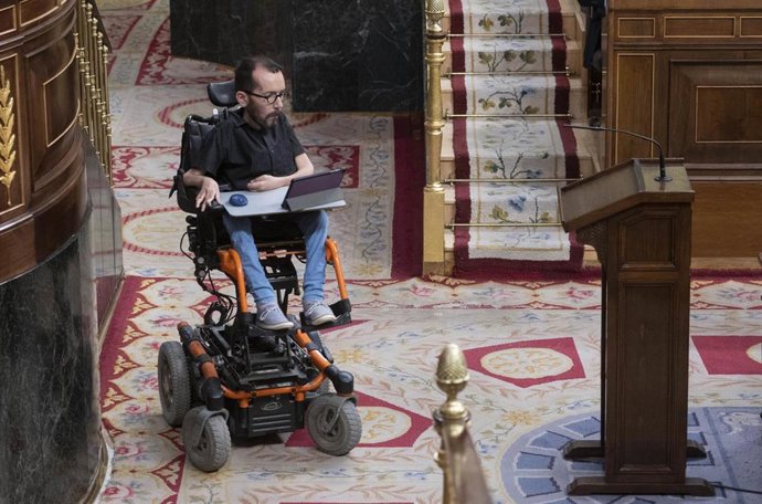 El portavoz de Unidas Podemos en el Congreso, Pablo Echenique, durante la primera jornada de la 26 edición del Debate sobre el Estado de la Nación, en el Congreso