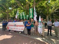 CSIF se concentra en la Delegación del Gobierno para denunciar el desamparo que sufre el personal penitenciario