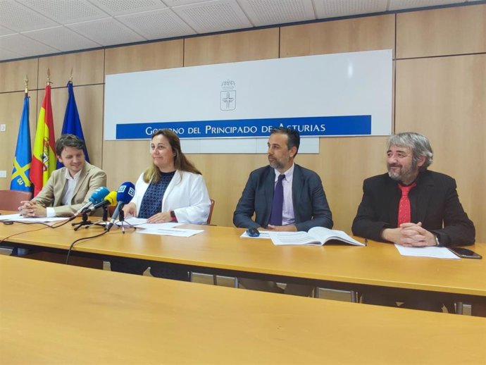 Rueda de prensa de la consejera de Educación, Lydia Espina, junto al director general de Ordenación, Evaluación y Equidad Educativa, David Artime, y los responsables de la evaluación educativa Rubén Fernández y Ricardo Fernández