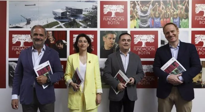 El equipo directivo de la Fundación Botín presenta la Memoria de 2021