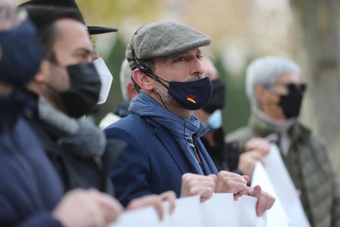 Archivo - El presidente de la Asociación de Víctimas del Terrorismo, Dignidad y Justicia, Daniel Portero, participa en una concentración ante la declaración del ex jefe de ETA Mikel Antza', por el asesinato de Gregorio Ordóñez.