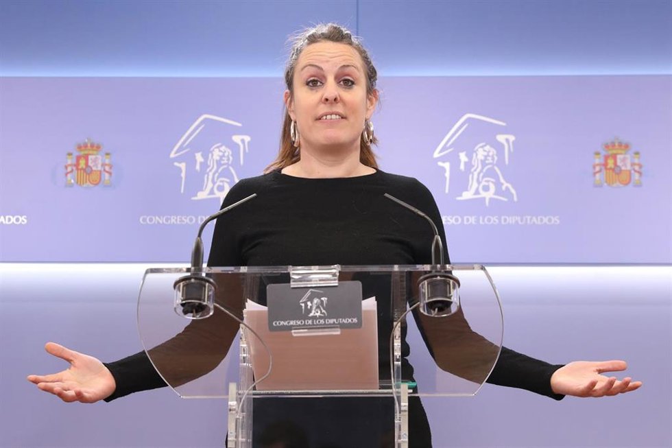 Archivo - La portavoz de la CUP en el Congreso, Mireia Vehí, interviene en una rueda de prensa previa a una reunión de la Junta de Portavoces, en el Congreso de los Diputados, a 15 de febrero de 2022, en Madrid (España).