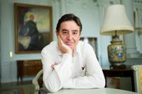 Luis García Montero ha tratado de buscar "sentido a su vida" con el poemario que publicará en los próximos meses