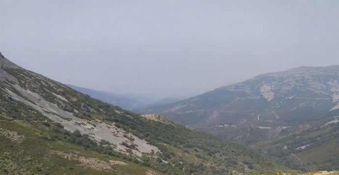 Situación del incendio de Monsagro (Salamanca) en la mañana de este jueves.