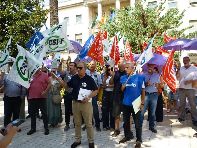 Concentración de trabajadores penitenciarios en Badajoz