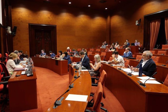 Comisión de Asuntos Institucionales del Parlament del jueves 14 de julio.