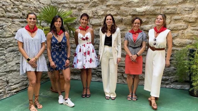 Será lanzado por Elena Loyo, Ruth Brito, María José Sáez de Cortazar, Jaione Prado y Arantza Navarro