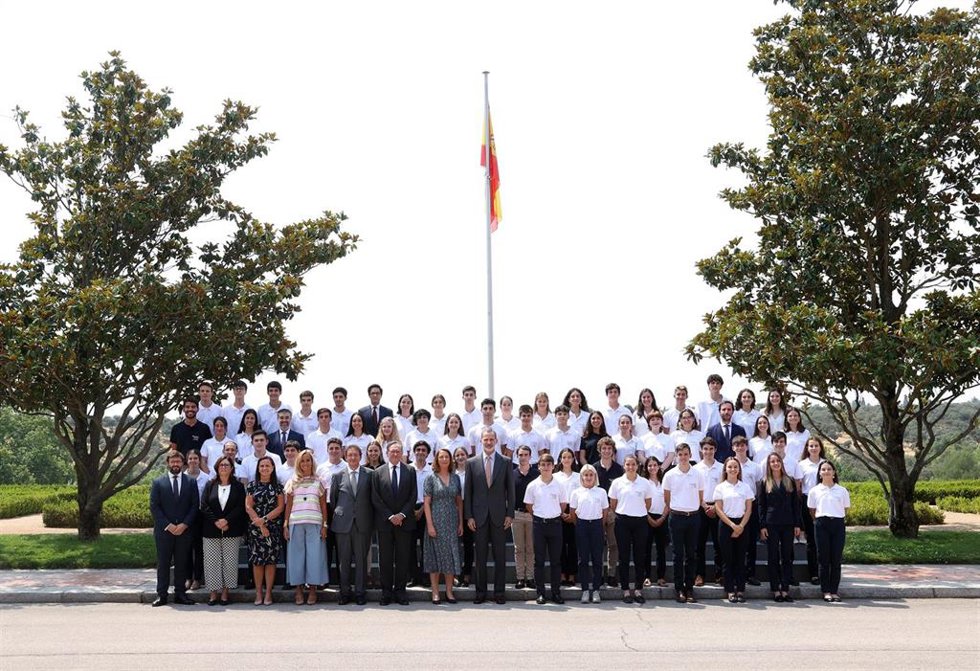 El Rey recibe a los 50 estudiantes ganadores del Programa Becas Europa Santander- Universidad Francisco de Vitoria