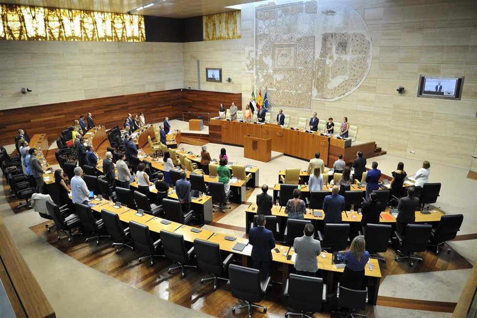 Ndp Y Fotos. La Asamblea De Extremadura Reitera Su Reconocimiento, Respeto, Respaldo Y Solidaridad A Las Víctimas Del Terrorismo