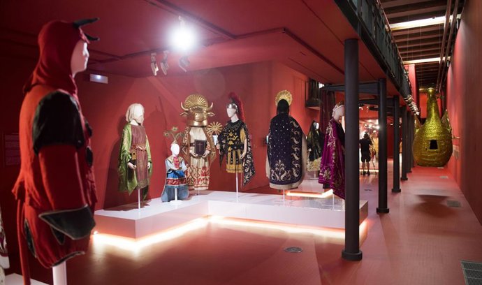 L'etno Es Vestix De La Festa Del Corpus A Través D'una Exposició